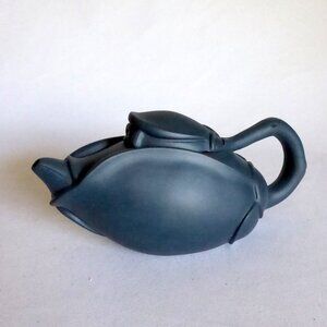 VINTAGE NEW TRADITIONAL CHINESE YIXING LOTUS FLOWER BUD BLOOM CLAY TEAPOT